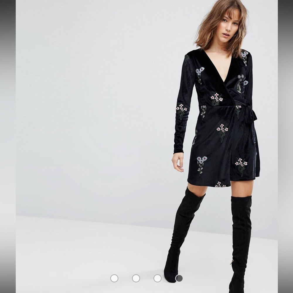 Stradivarius Floral Embroidered Wrap Dress. Size S